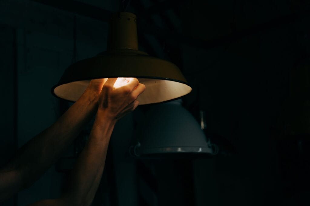 Como Economizar na Conta de Luz